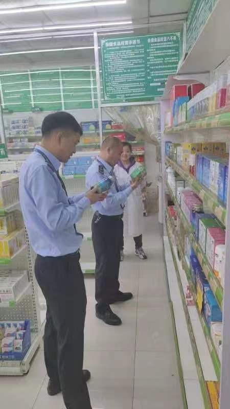 南充市嘉陵區中城市場監管所開展餐飲及食品業安全大檢查，強化酒店管理